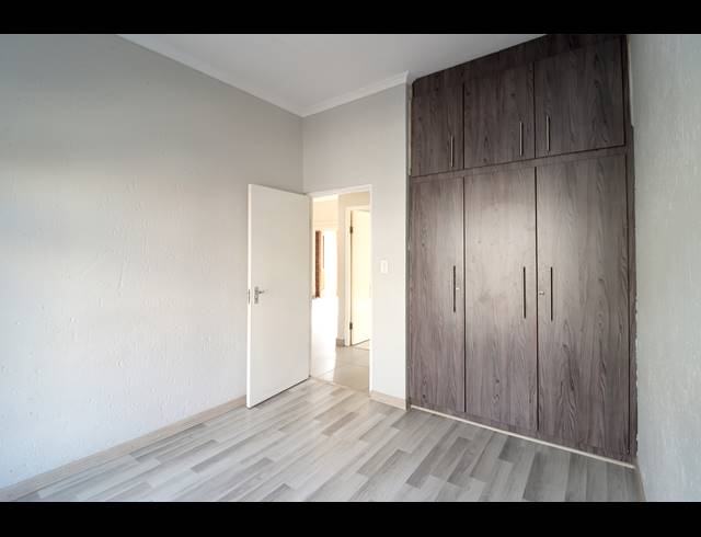 2 BEDROOM APARTMENT FOR SALE IN MONTGOMERY PARK